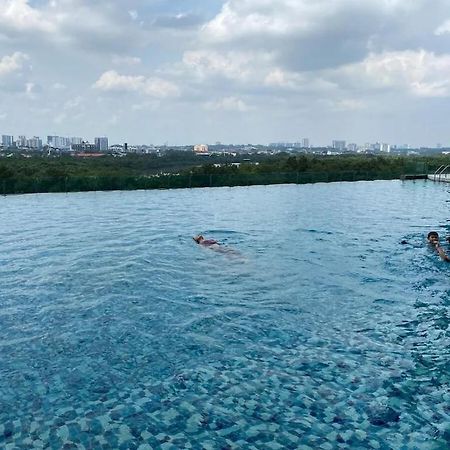 Homenest Jb City Poolview Suite By Cozy Home Johor Bahru Exteriör bild