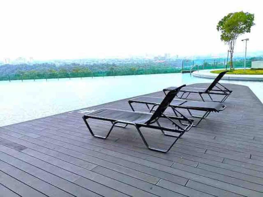 Homenest Jb City Poolview Suite By Cozy Home Johor Bahru Exteriör bild