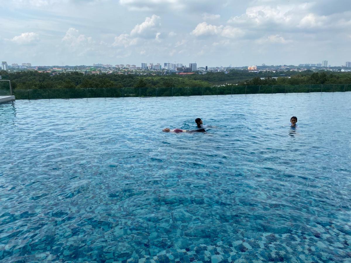 Homenest Jb City Poolview Suite By Cozy Home Johor Bahru Exteriör bild
