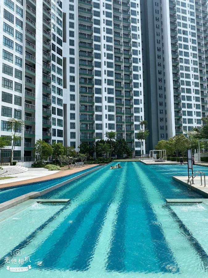 Homenest Jb City Poolview Suite By Cozy Home Johor Bahru Exteriör bild
