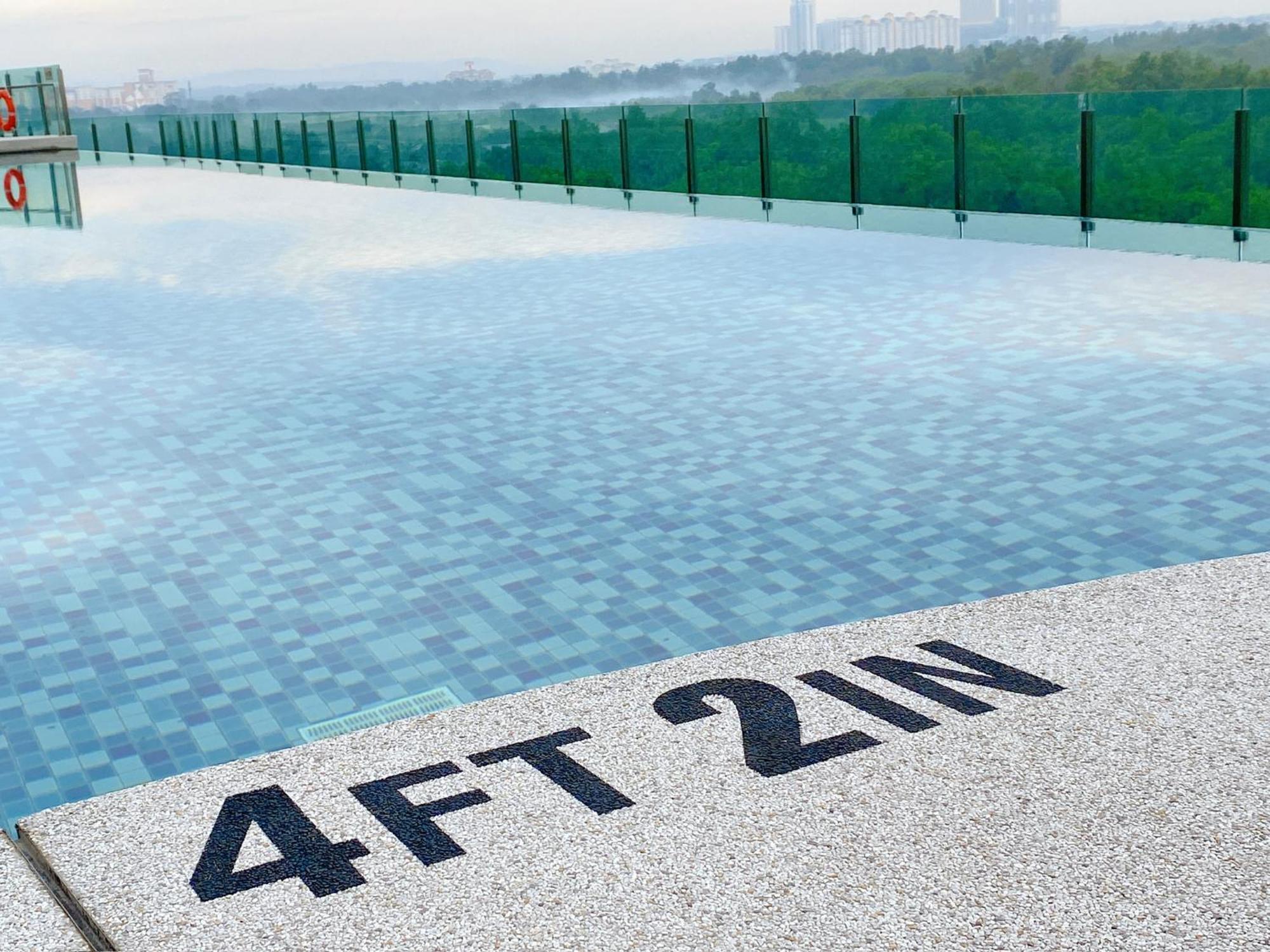 Homenest Jb City Poolview Suite By Cozy Home Johor Bahru Exteriör bild