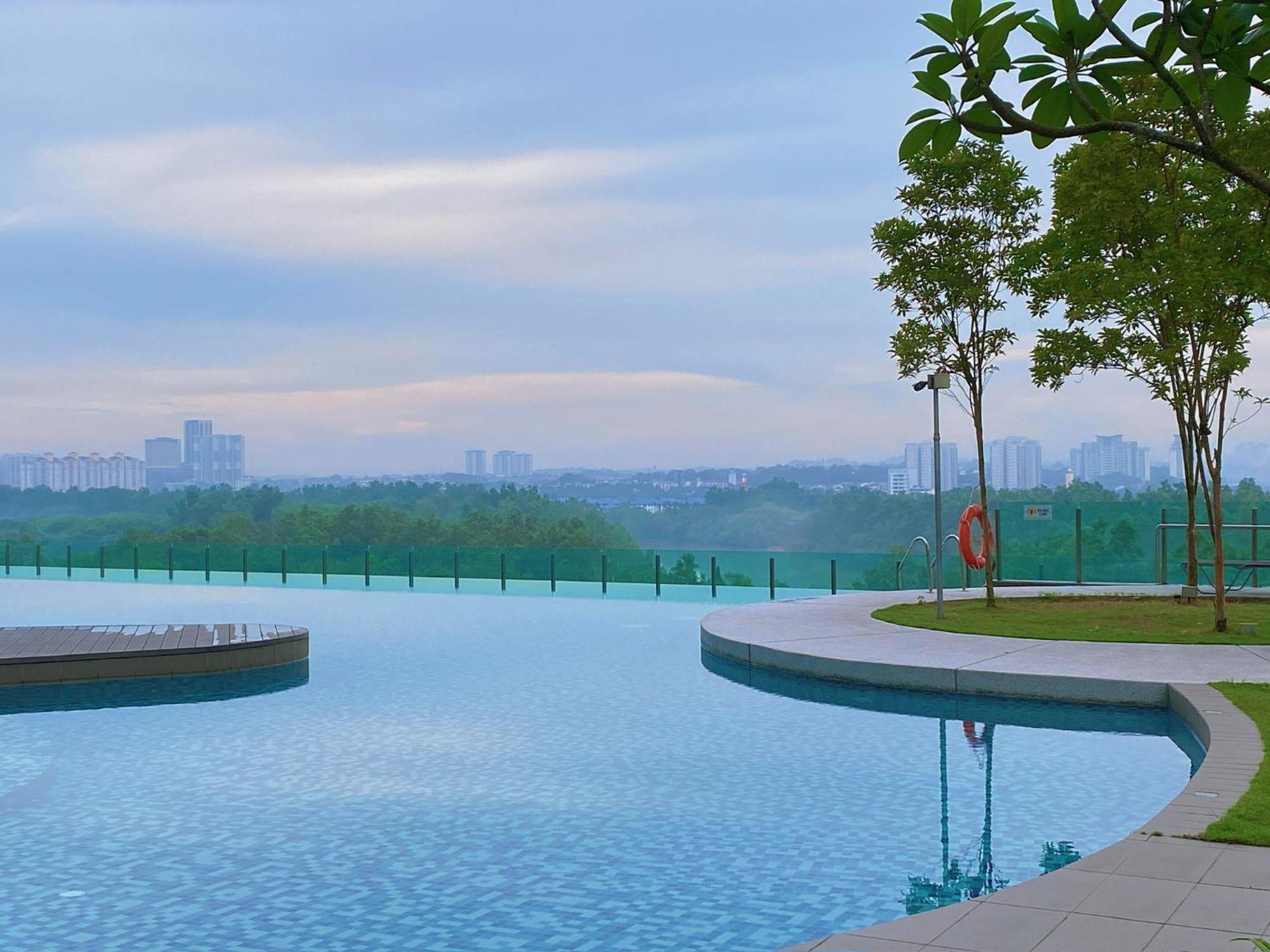 Homenest Jb City Poolview Suite By Cozy Home Johor Bahru Exteriör bild