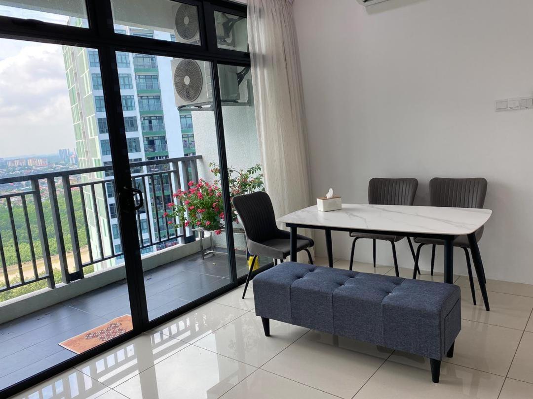 Homenest Jb City Poolview Suite By Cozy Home Johor Bahru Exteriör bild