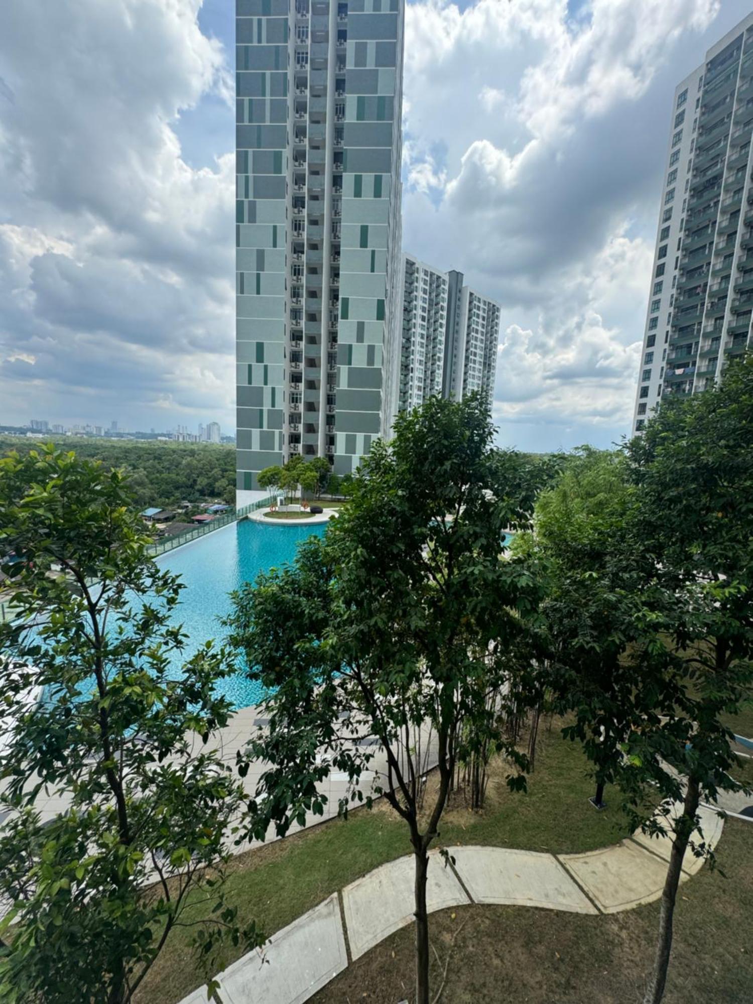 Homenest Jb City Poolview Suite By Cozy Home Johor Bahru Exteriör bild